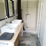 Le Domaine Du Preau Guest house