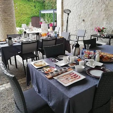 Maison d'hôtes Le Domaine Du Preau *